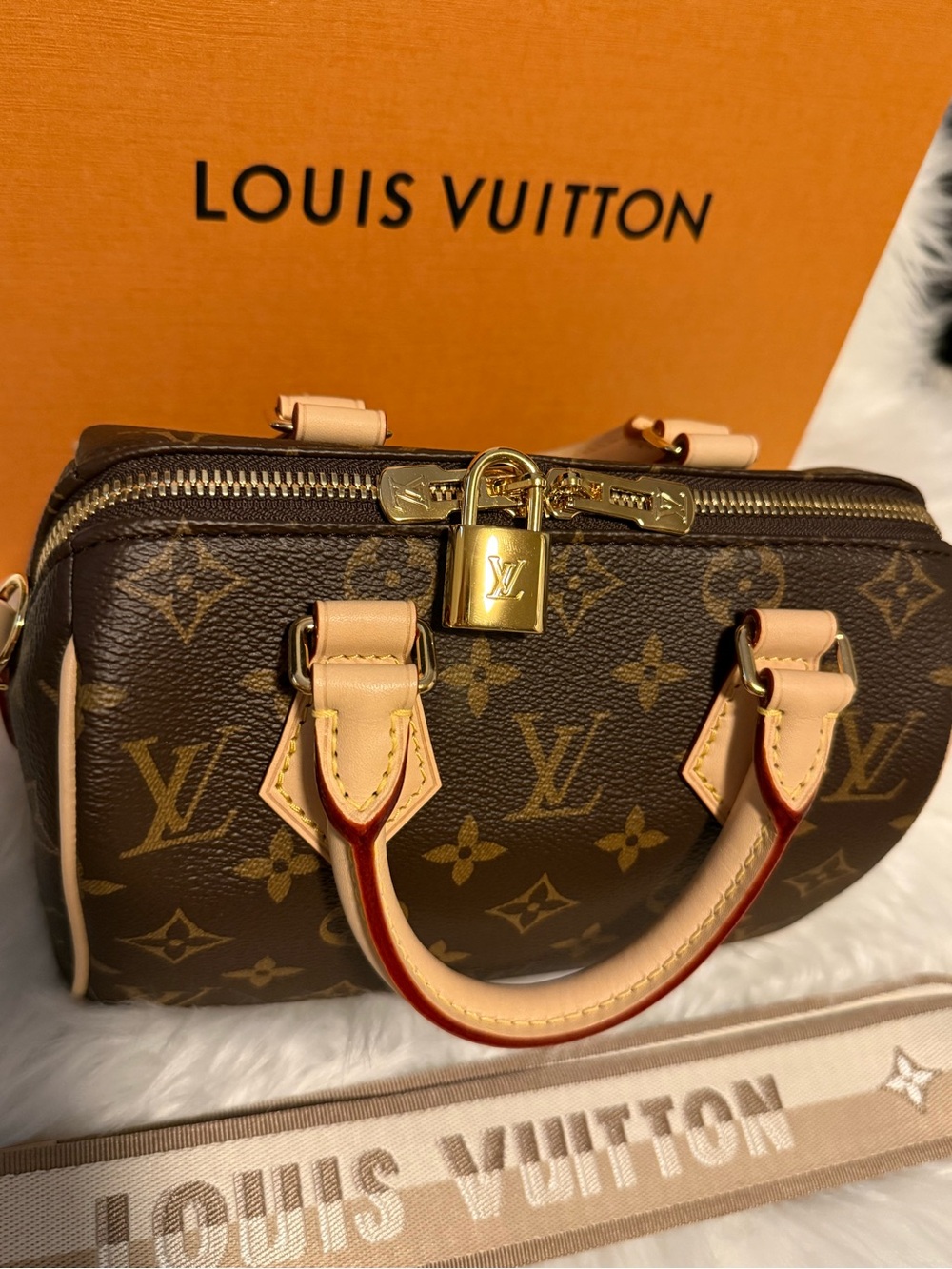 Louis Vuitton Brown Monogram Speedy 20 - Picture 2 of 10